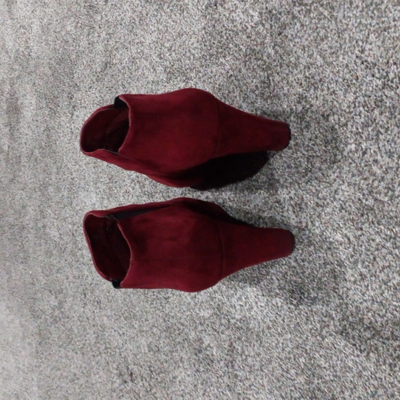 Suede Wedge Heel Woman Booties - Picture 4 of 8